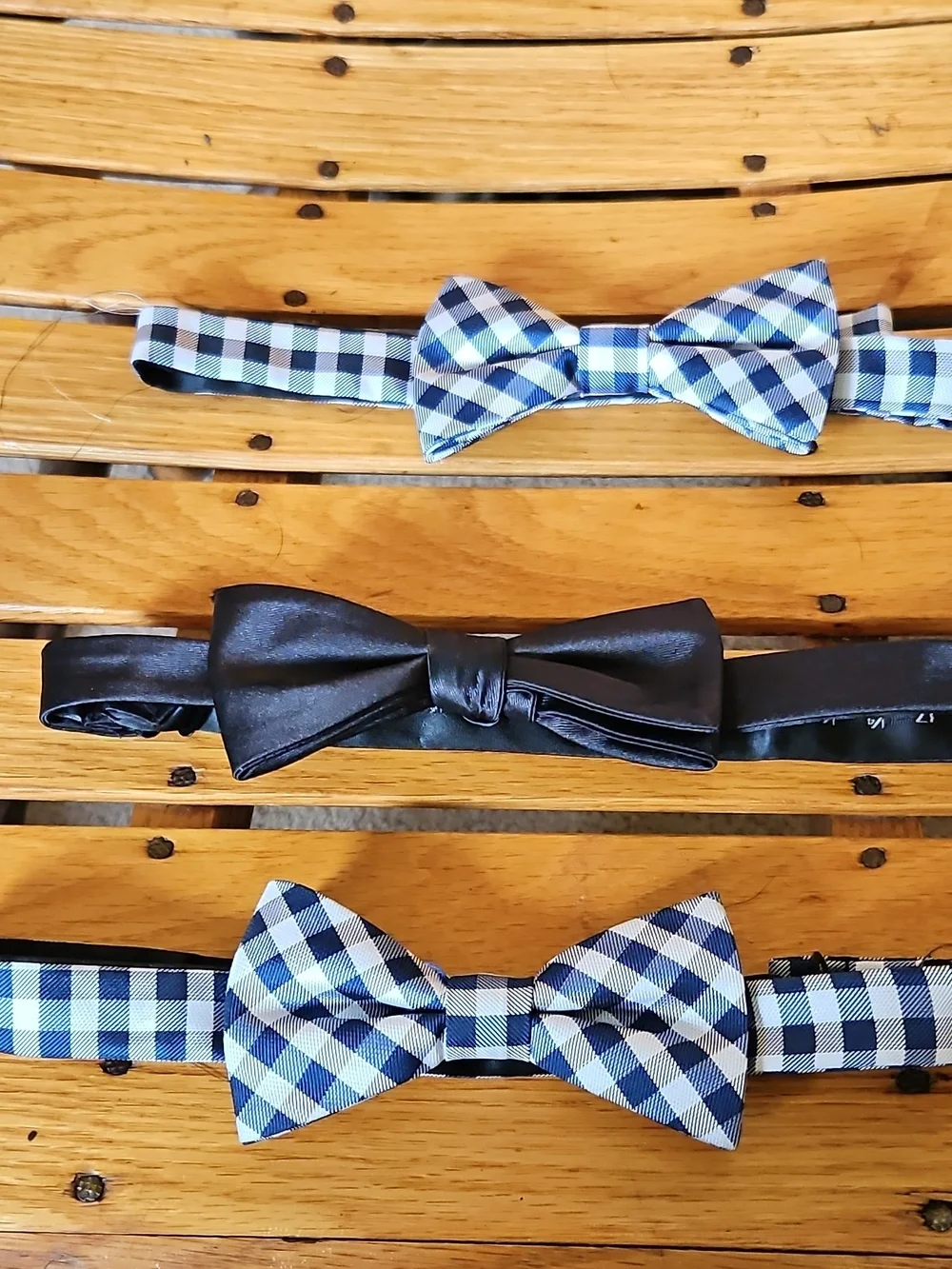 Perry Ellis Portfolio Navy Satin Bow Tie